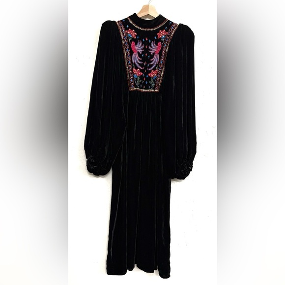 NWT FARM Rio Velvet Embroidered Beaded Puffed Sleeve Maxi Dress in Black Sz S - Picture 6 of 14